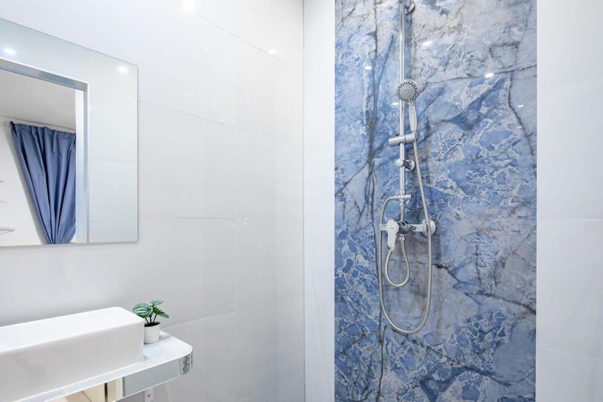 Central - New - Quiet Sleep Apartment บูดาเปสต์ ภายนอก รูปภาพ
