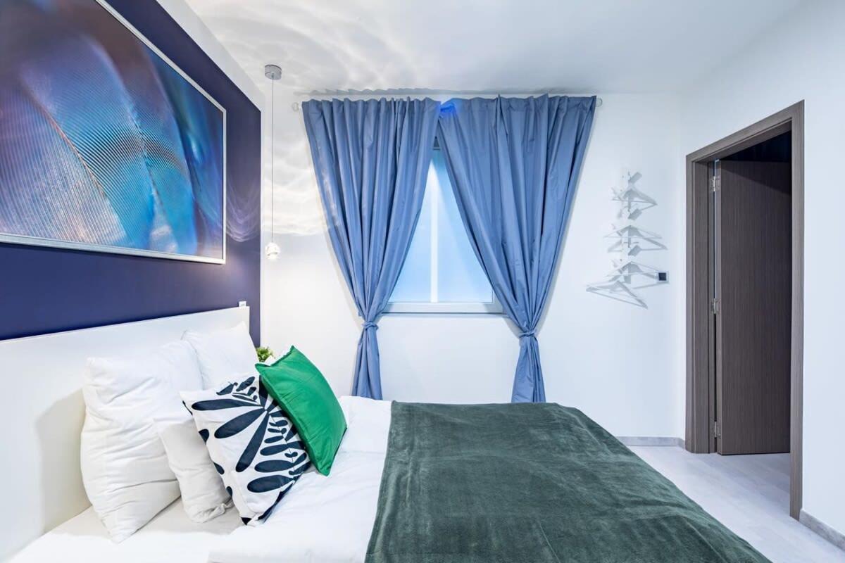 Central - New - Quiet Sleep Apartment บูดาเปสต์ ภายนอก รูปภาพ