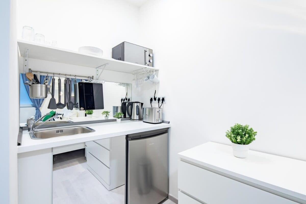 Central - New - Quiet Sleep Apartment บูดาเปสต์ ภายนอก รูปภาพ