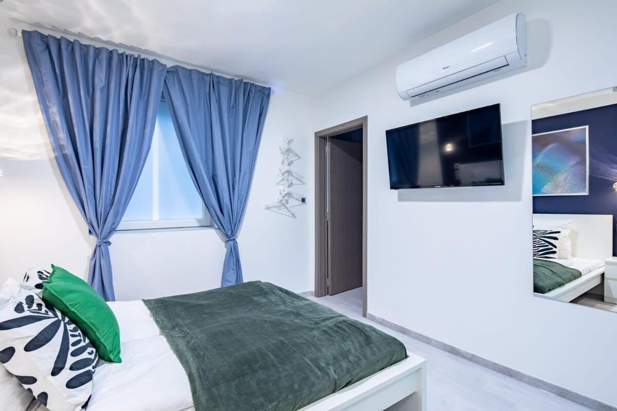 Central - New - Quiet Sleep Apartment บูดาเปสต์ ภายนอก รูปภาพ